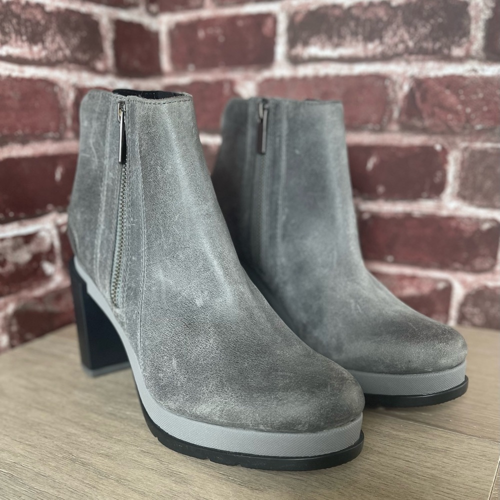 Sorel Blake Grey Booties - NWOT Size 9
